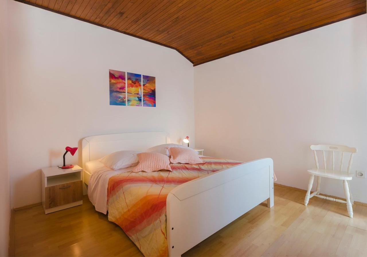 Apartment And Rooms Ema 沃迪切 外观 照片