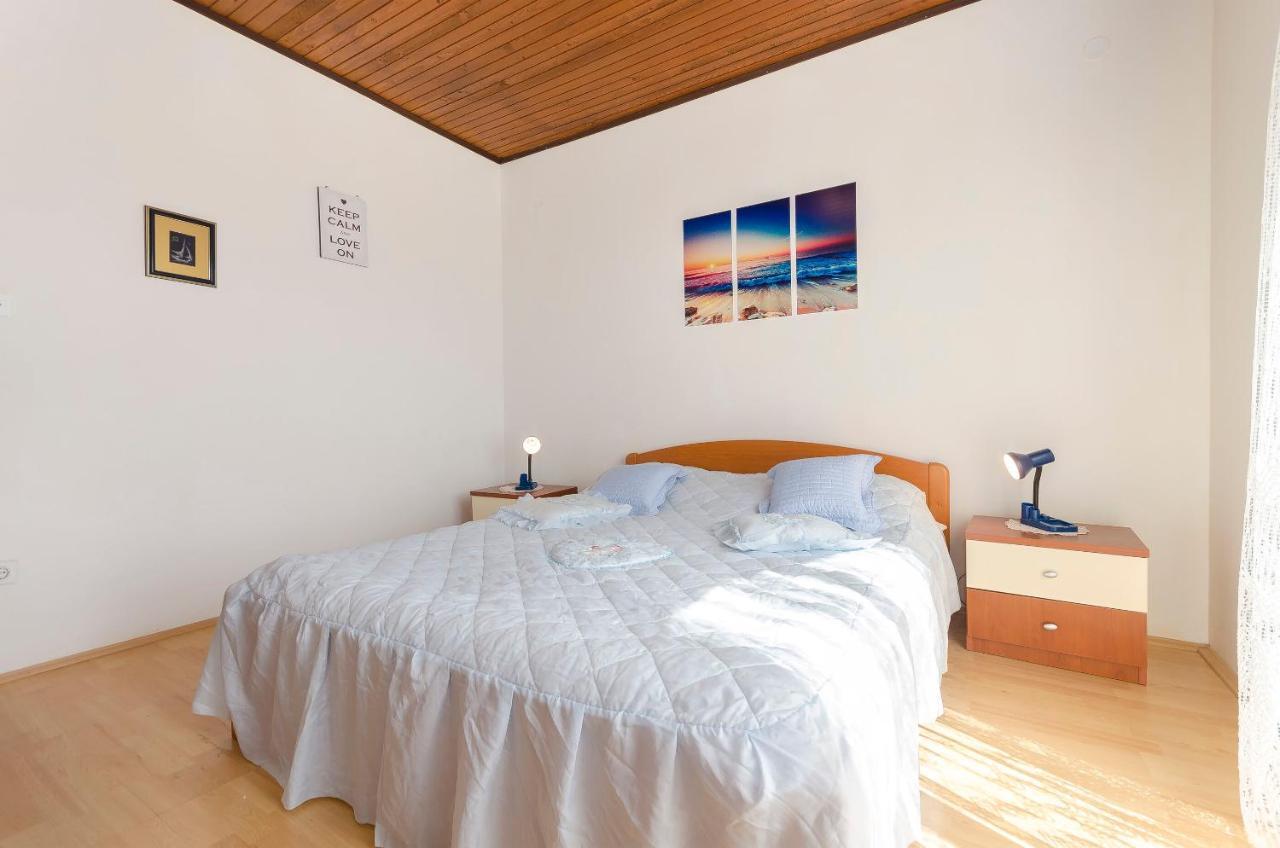 Apartment And Rooms Ema 沃迪切 外观 照片
