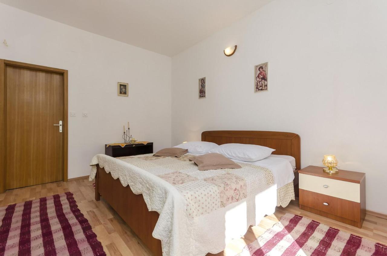 Apartment And Rooms Ema 沃迪切 外观 照片