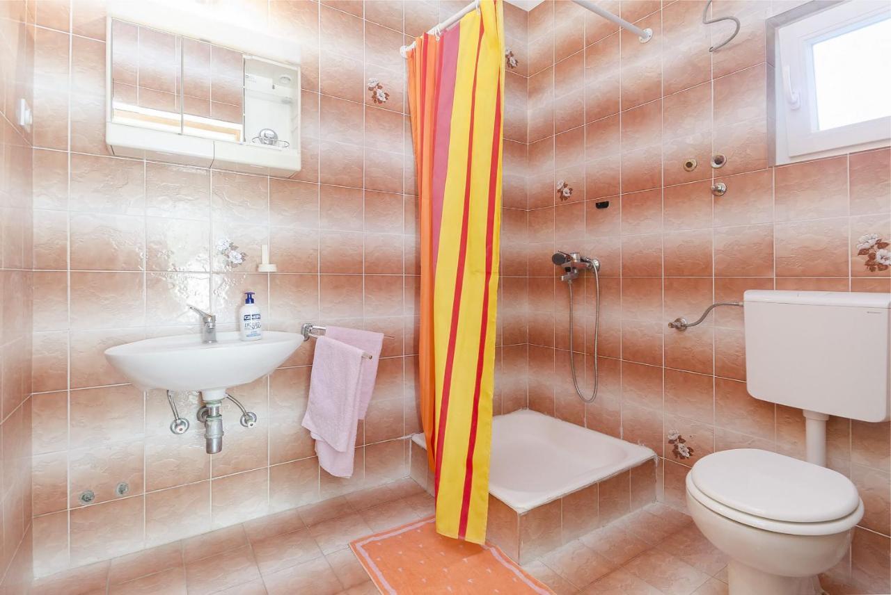 Apartment And Rooms Ema 沃迪切 外观 照片